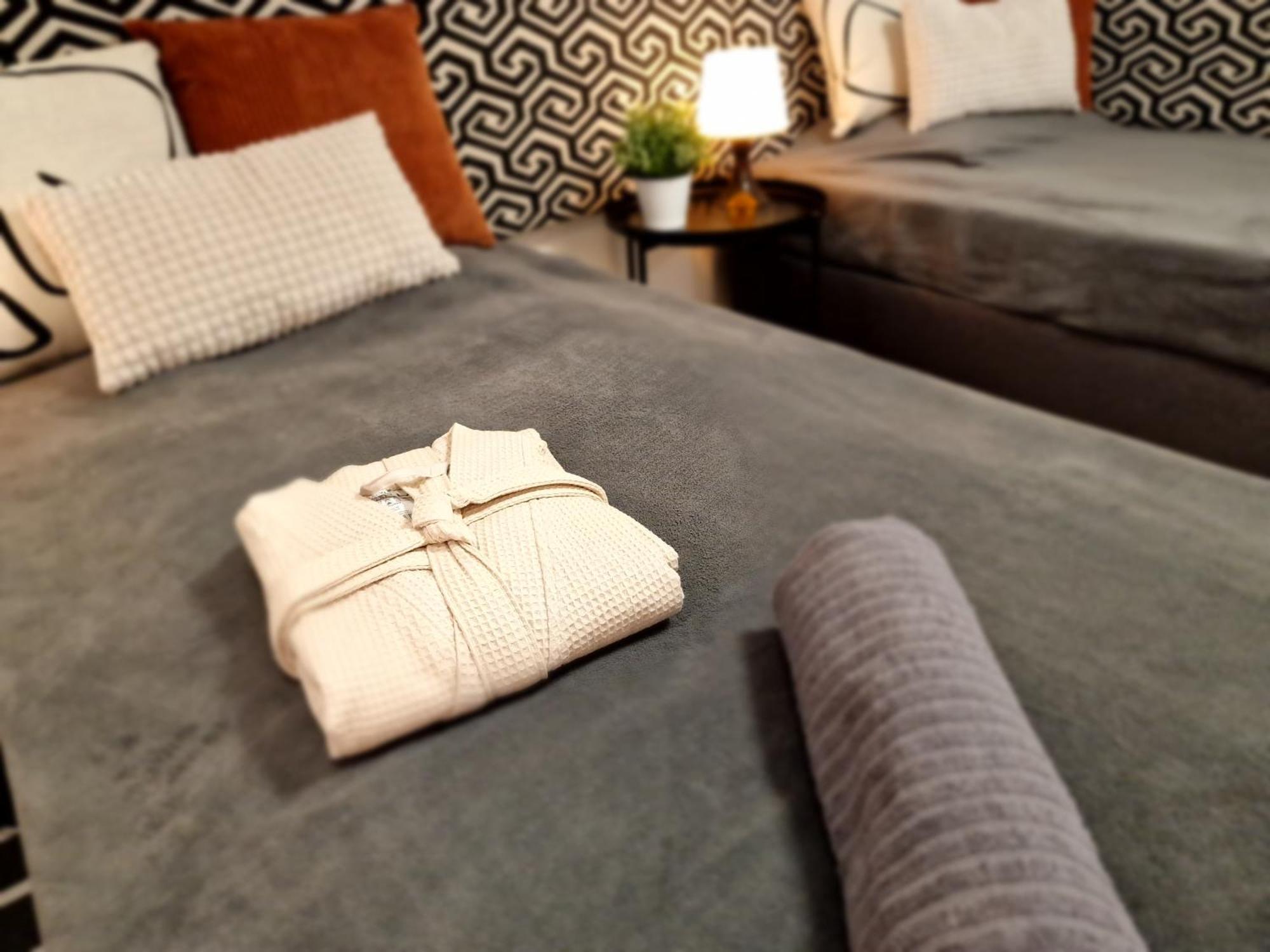 Bercsenyi Apartments - Close To The Gellert Thermal Bath Budapeste Quarto foto