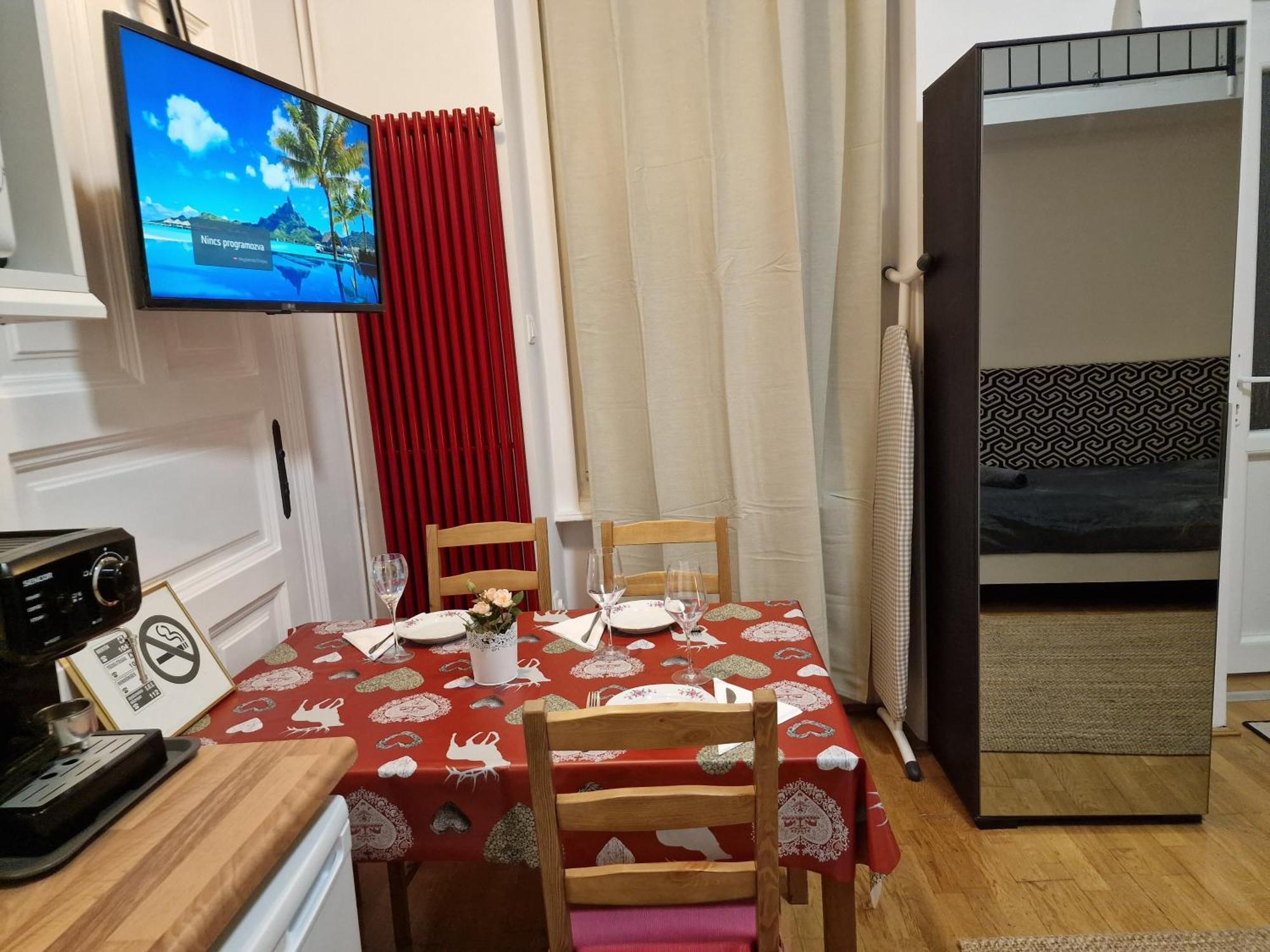 Bercsenyi Apartments - Close To The Gellert Thermal Bath Budapeste Quarto foto