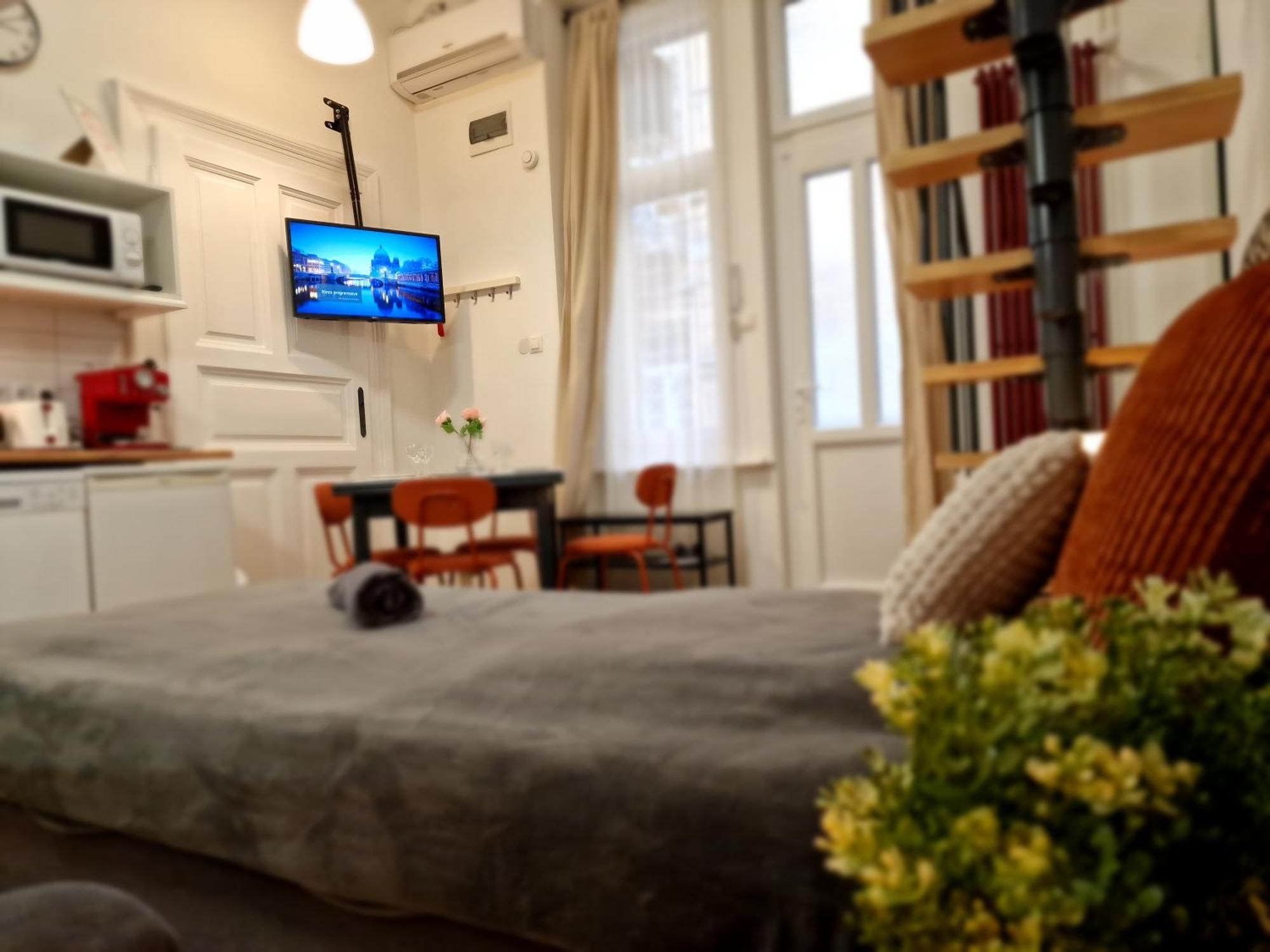 Bercsenyi Apartments - Close To The Gellert Thermal Bath Budapeste Quarto foto